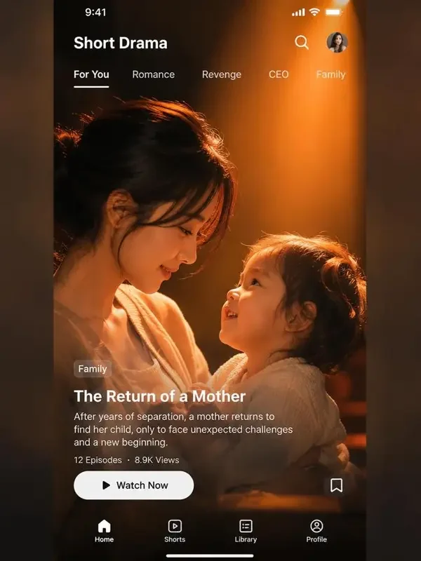 黄豆短剧 App 竖屏追剧界面示意，暖光下的亲子短剧画面